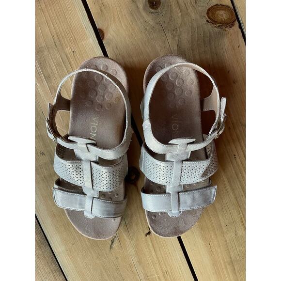 Vionic Women's Comfort Strappy Sandals. Metallic Gold. Size 7 - Picture 3 of 5